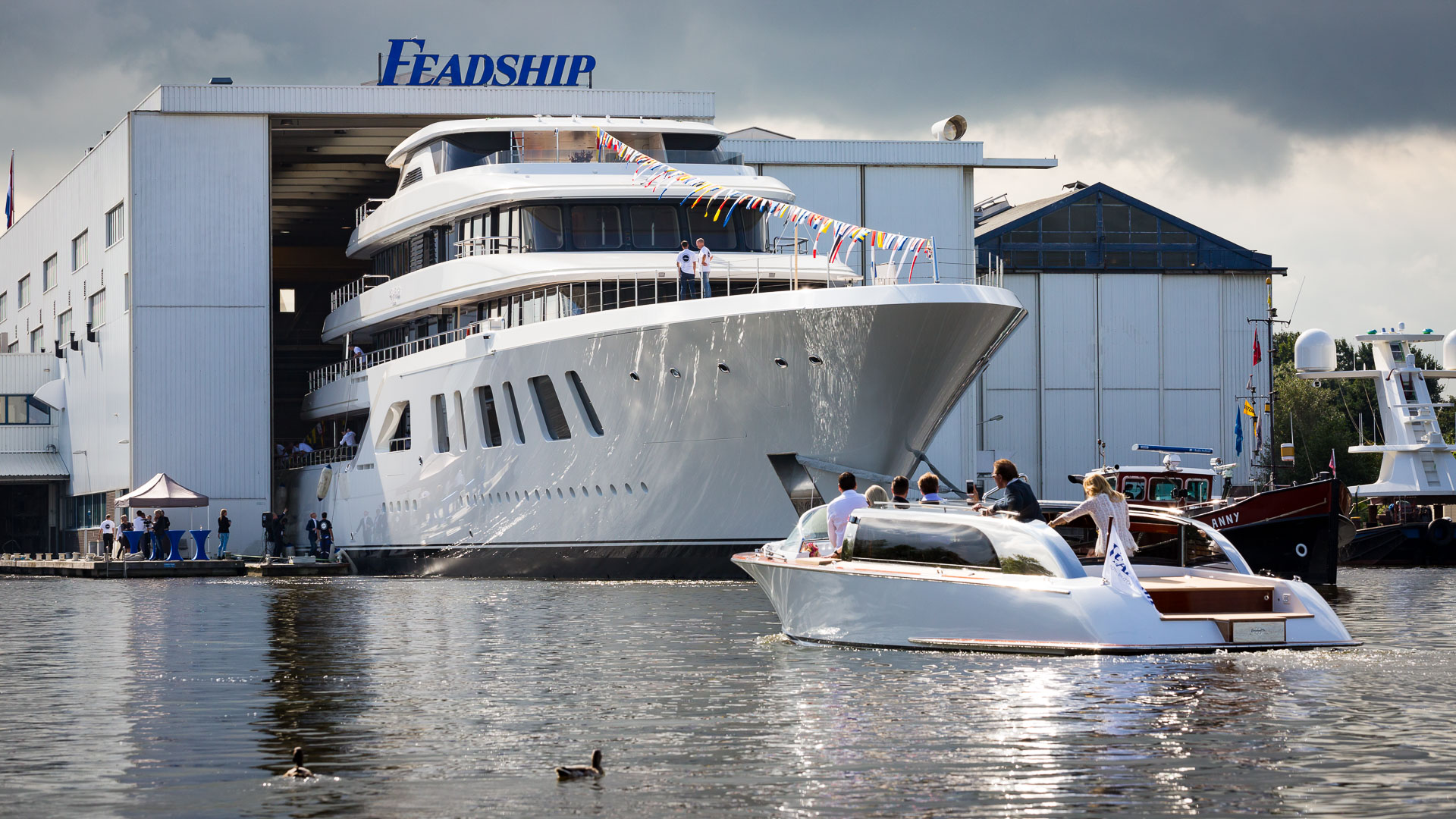 Build a yacht with Burgess