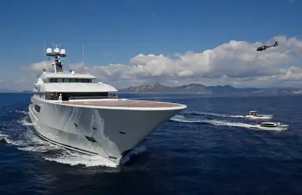 la mega yachts