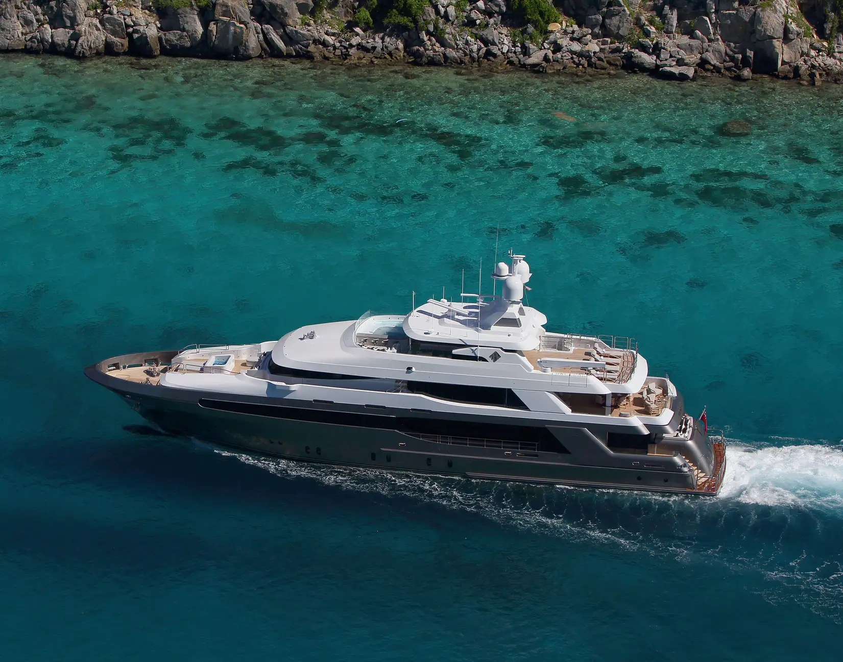 luxury yacht to