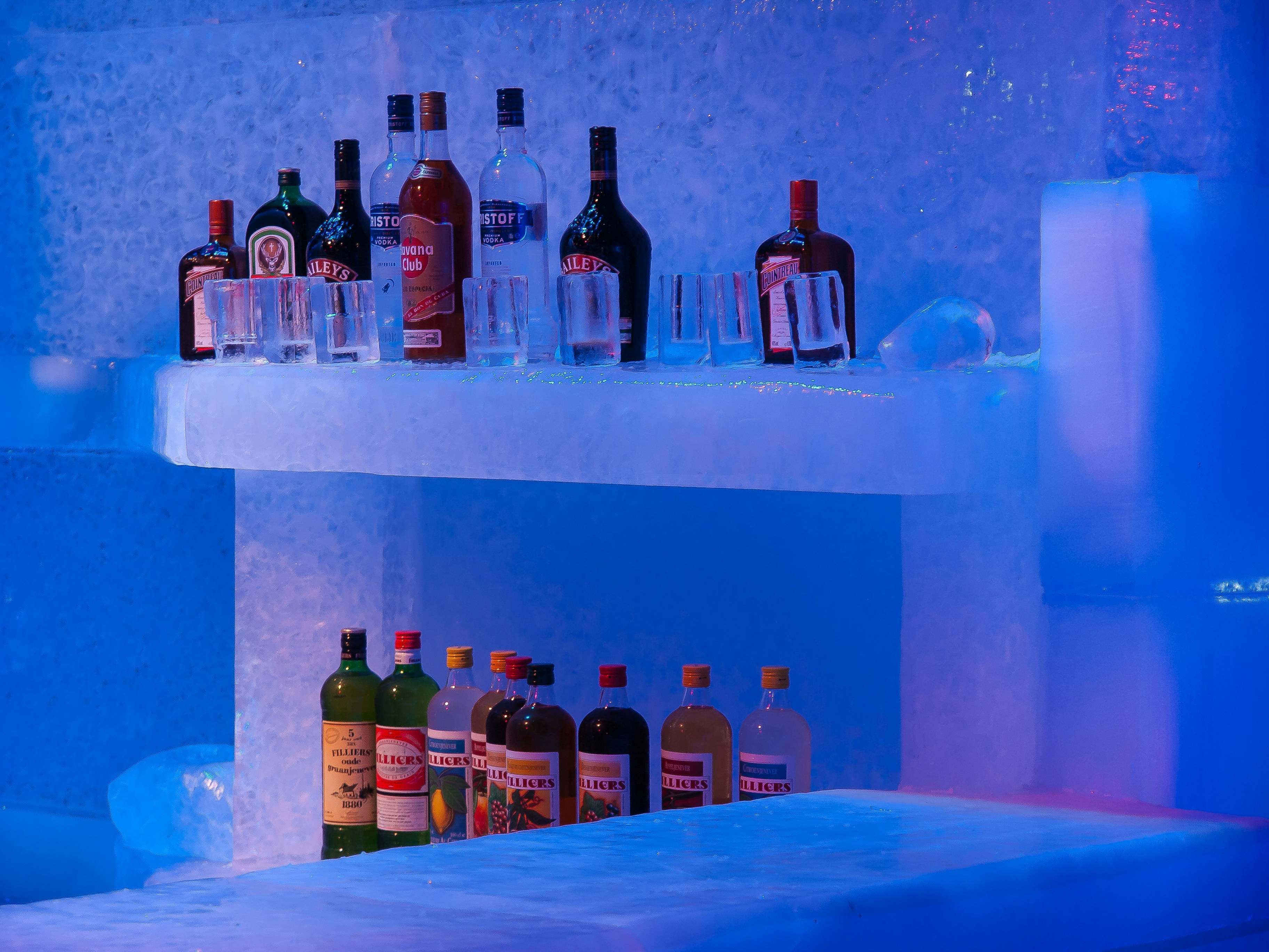 Ice bar