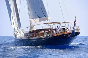 Length: 37.8m (124ft) | Guests: 14 in 7 cabins