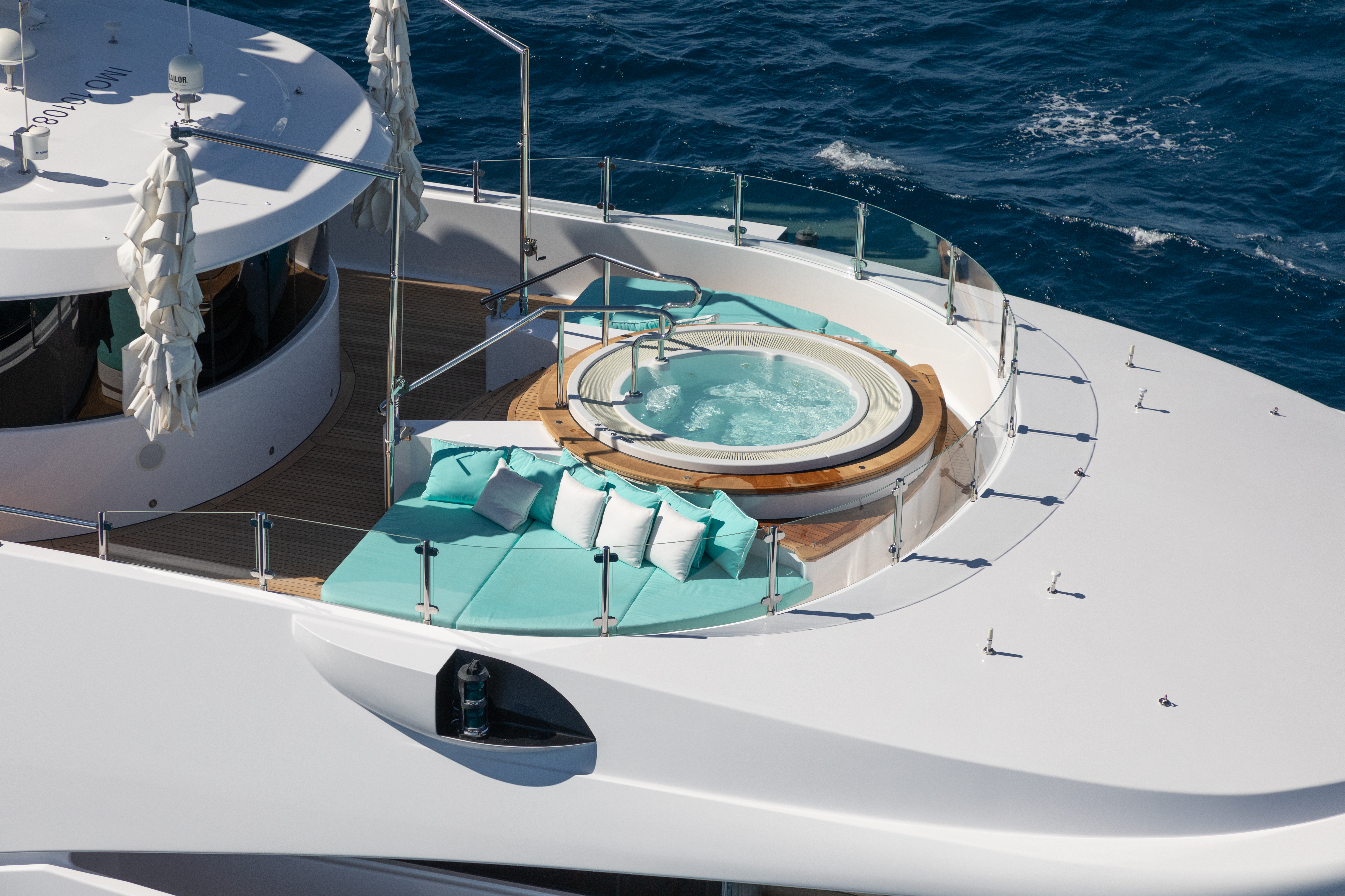 CLELIA III jacuzzi forward