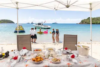 Beach barbecue or haute cuisine - the food will be delicious