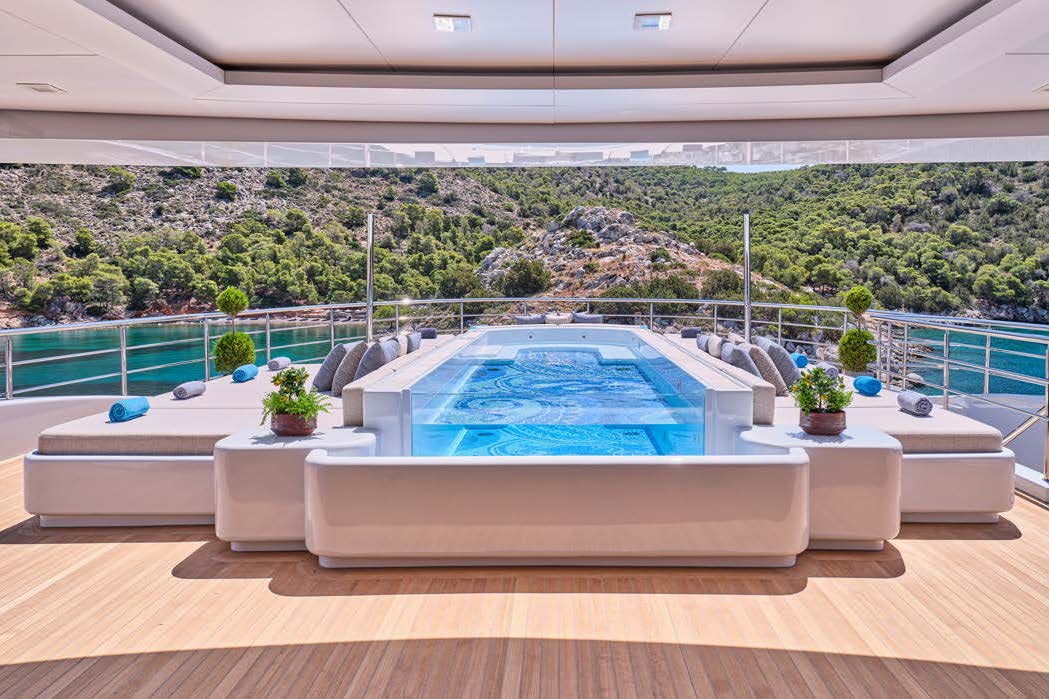 O'PTASIA yacht pool