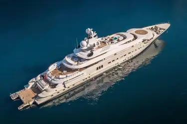 who owns superyacht pelorus