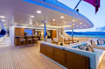 The main deck aft also has a bar serving a lounging area