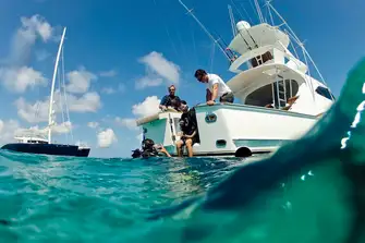 On some yachts you can learn to dive with a PADI-certified dive instructor