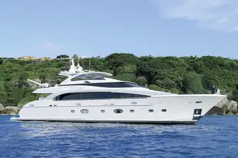ESTHER 7 has a top speed of 18 knots