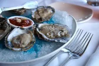La Marée Monaco - Freshly shucked oysters are always on the menu