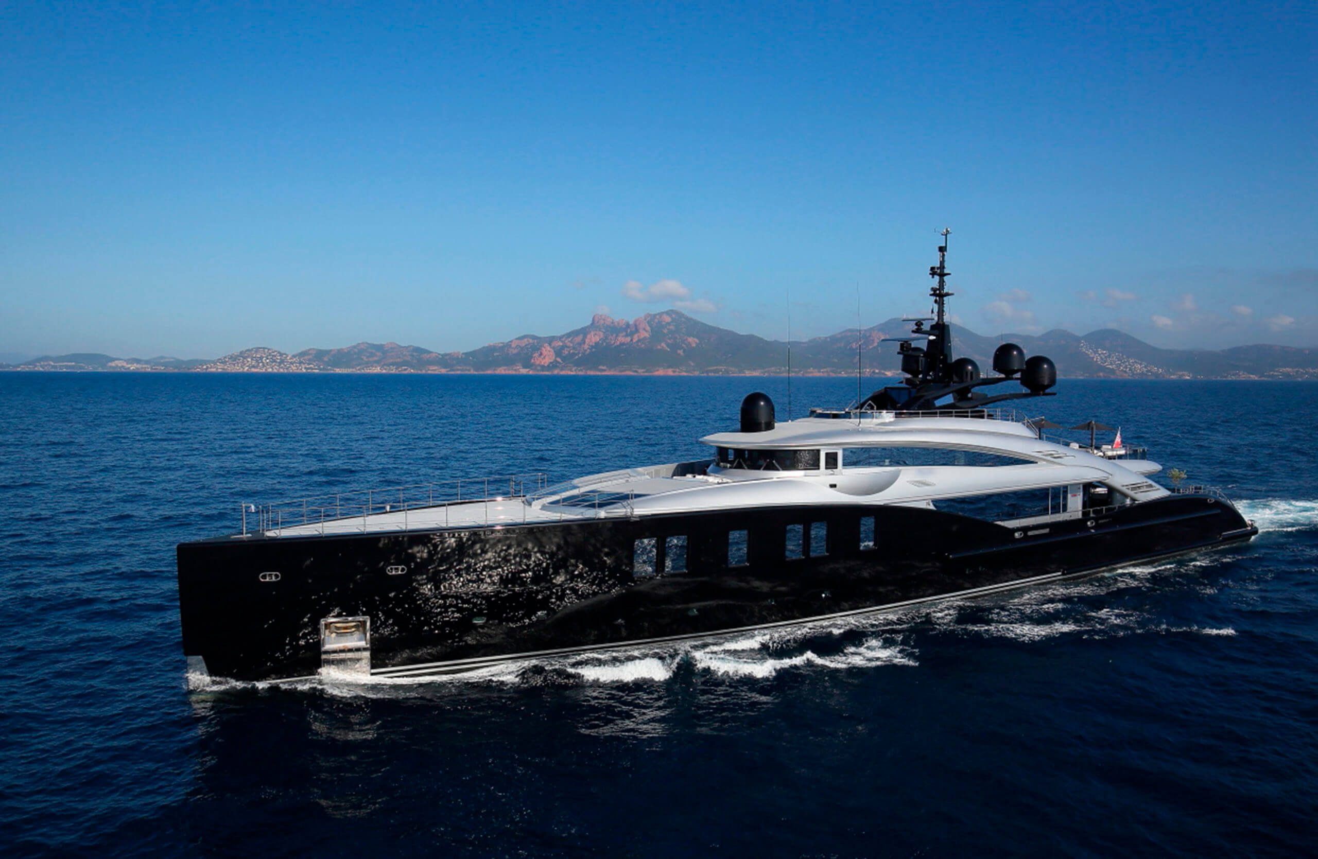 SEA RAIDER X
