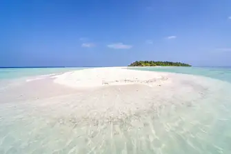 These atoll islands serve up dream scenes every day