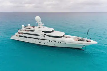 luxury yacht pictures inside