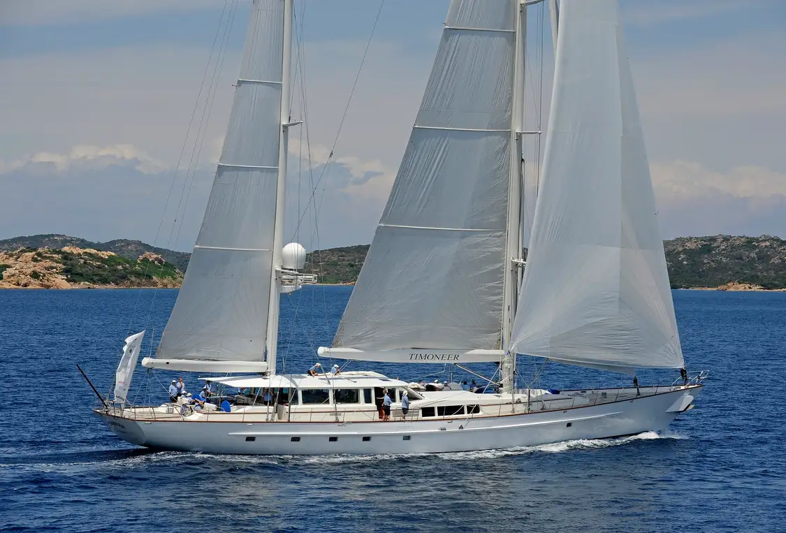 timoneer yacht