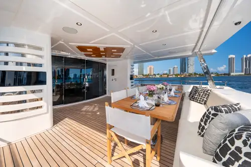Main deck aft seating and dining
