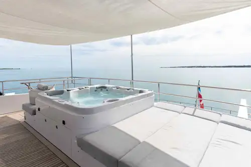 Sun deck jacuzzi