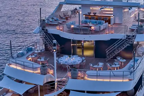 Sun and bridge decks aft