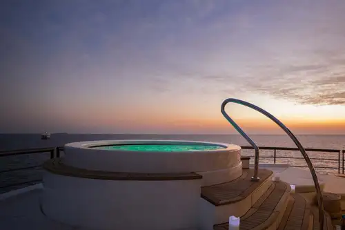 Sun deck aft jacuzzi