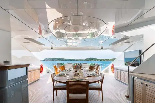 Aft deck dining