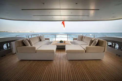 Main deck aft