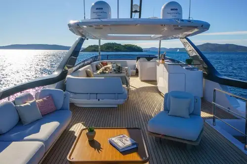 Sun deck aft seating area