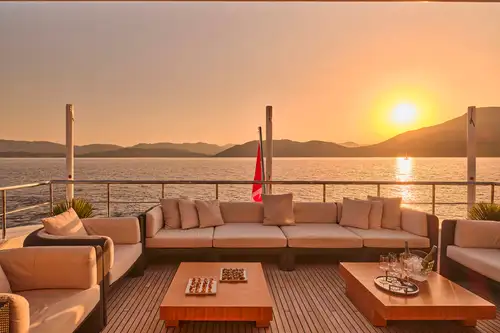 Main deck aft