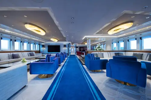 Bridge deck lounge